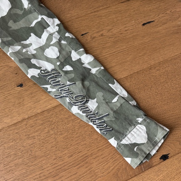 Harley Davidson Ladies Camouflage Rose Patch Hooded Jacket - Size S - EUC - Picture 4 of 14